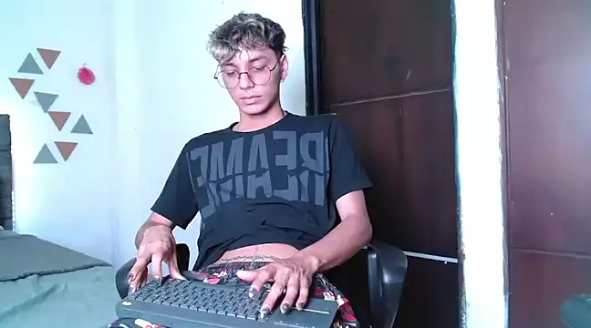 Snapshot of andrew_willyams chatting on January 13, 2025, 2:11 pm andrew willyams online show from January 13, 2025, 2:11 pm