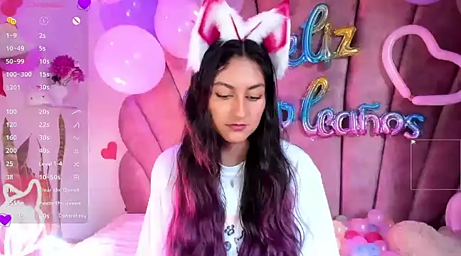 sweetfoxy 17 online show from February 17, 2025, 9:32 pm