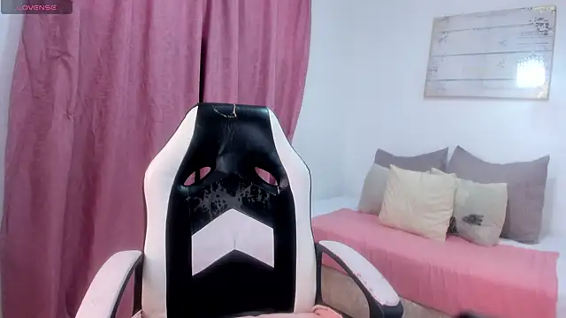 renatarussel online show from March 20, 2025, 10:07 pm