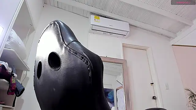 renatarussel online show from January 15, 2025, 7:01 pm