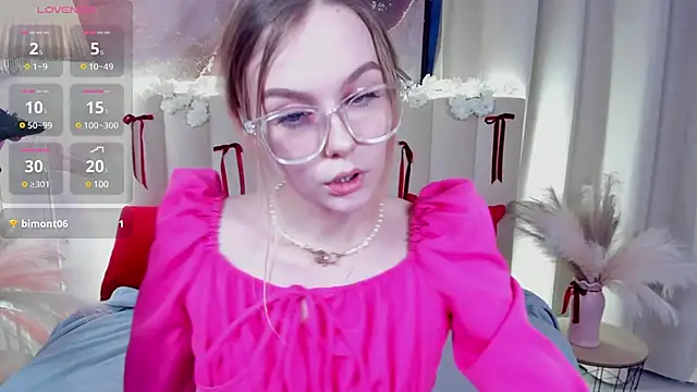 Snapshot of Molly_Pink_ chatting on March 21, 2025, 12:28 pm Molly Pink online show from March 21, 2025, 12:28 pm