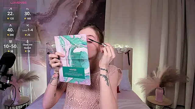 Snapshot of Molly_Pink_ chatting on February 28, 2025, 4:54 am Molly Pink online show from February 28, 2025, 4:54 am