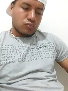 Snapshot of BxanderMan chatting on January 10, 2025, 7:35 am BxanderMan online show from January 10, 2025, 7:35 am