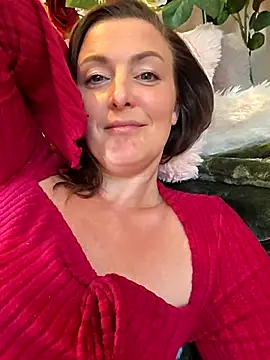 cumtomama online show from May 7, 2026, 6:22 pm