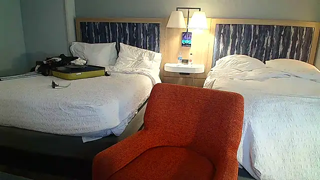 Snapshot of KattyFR chatting on April 4, 2026, 12:23 pm KattyFR online show from April 4, 2026, 12:23 pm