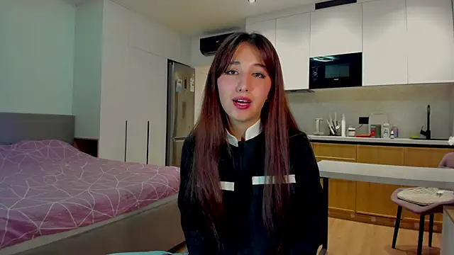 anna elfi online show from September 22, 2025, 7:31 pm