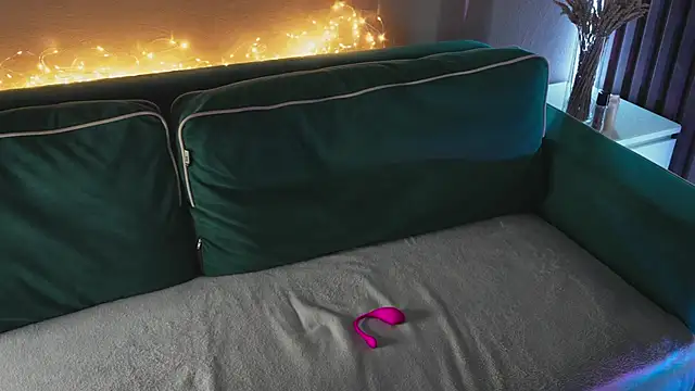 Snapshot of milasmiu chatting on February 18, 2025, 7:09 pm milasmiu online show from February 18, 2025, 7:09 pm