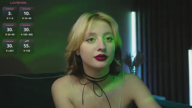 Snapshot of milasmiu chatting on February 17, 2025, 9:21 pm milasmiu online show from February 17, 2025, 9:21 pm