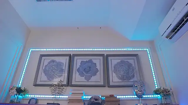 BustyEva  online show from November 26, 2025, 4:34 am