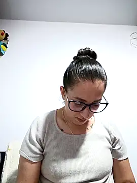 Snapshot of CHARLOTTE_1711 chatting on January 17, 2026, 4:38 am CHARLOTTE 1711 online show from January 17, 2026, 4:38 am