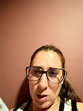 Snapshot of CHARLOTTE_1711 chatting on March 6, 2026, 2:17 am CHARLOTTE 1711 online show from March 6, 2026, 2:17 am