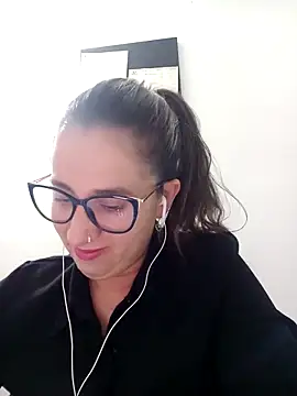 CHARLOTTE 1711 online show from March 19, 2025, 2:05 am