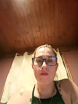 Snapshot of CHARLOTTE_1711 chatting on March 7, 2026, 3:35 am CHARLOTTE 1711 online show from March 7, 2026, 3:35 am