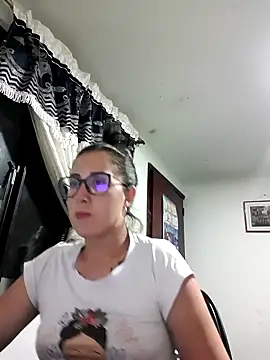 CHARLOTTE 1711 online show from September 11, 2025, 5:07 am