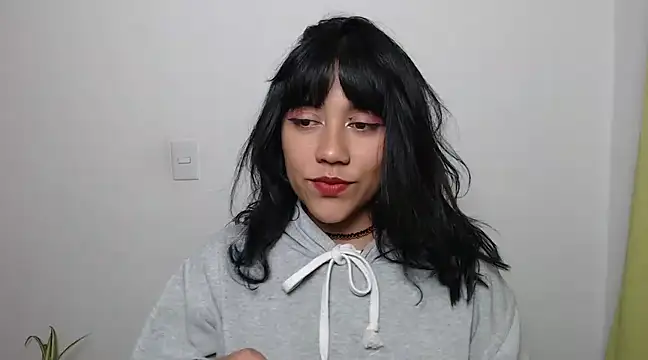 Snapshot of juli_love11 chatting on March 5, 2025, 2:36 am juli love11 online show from March 5, 2025, 2:36 am