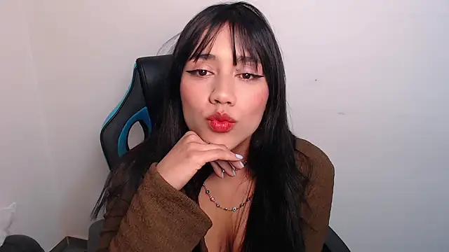 Snapshot of juli_love11 chatting on September 14, 2025, 2:34 am juli love11 online show from September 14, 2025, 2:34 am