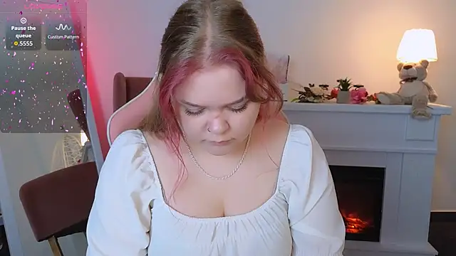 Snapshot of Erica__Alta chatting on September 17, 2025, 5:42 am Erica Alta online show from September 17, 2025, 5:42 am