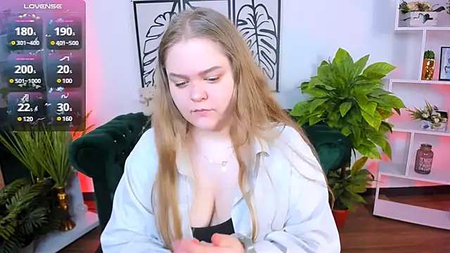 Snapshot of Erica__Alta chatting on March 16, 2025, 6:42 am Erica Alta online show from March 16, 2025, 6:42 am