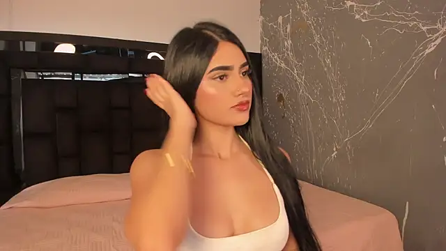 Snapshot of BellaaStorm chatting on November 7, 2025, 9:19 pm BellaaStorm online show from November 7, 2025, 9:19 pm