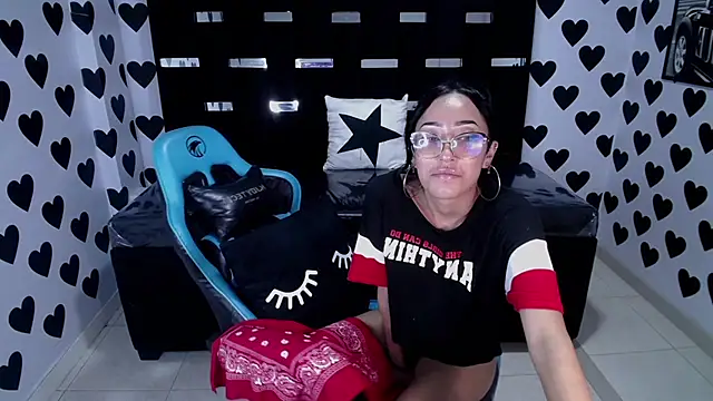 victoria ricci a online show from February 15, 2025, 8:12 pm