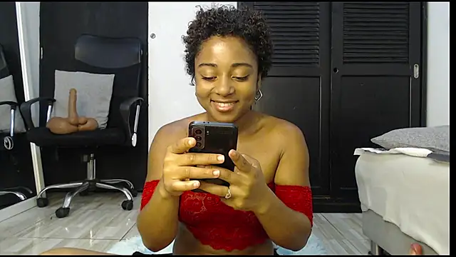 Snapshot of avis_lara chatting on April 30, 2026, 7:26 am avis lara online show from April 30, 2026, 7:26 am