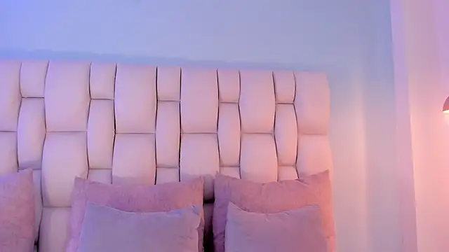 shatall rouge online show from November 1, 2025, 10:03 pm