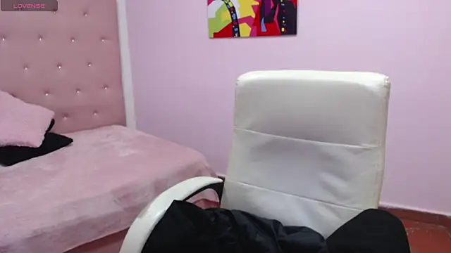 Snapshot of candyre chatting on February 20, 2025, 3:30 pm candyre online show from February 20, 2025, 3:30 pm
