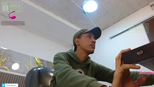 Snapshot of HarolddXL chatting on November 26, 2025, 1:22 pm HarolddXL online show from November 26, 2025, 1:22 pm