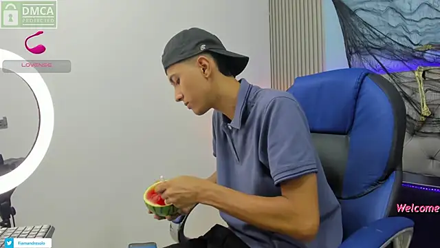 Snapshot of HarolddXL chatting on October 30, 2025, 1:20 pm HarolddXL online show from October 30, 2025, 1:20 pm