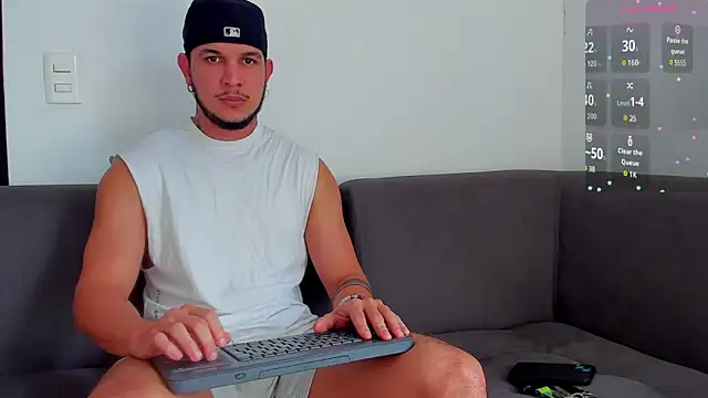 austinoficial online show from October 26, 2025, 9:04 pm