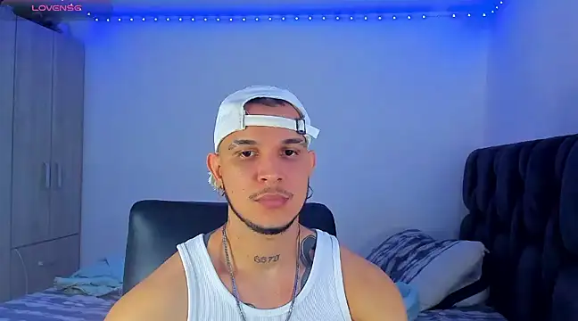 Snapshot of austinoficial chatting on February 13, 2025, 9:17 pm austinoficial online show from February 13, 2025, 9:17 pm