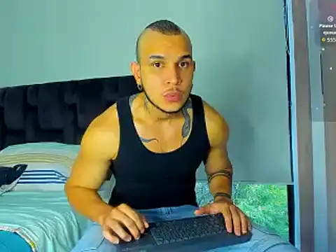 Snapshot of austinoficial chatting on February 5, 2026, 9:10 pm austinoficial online show from February 5, 2026, 9:10 pm