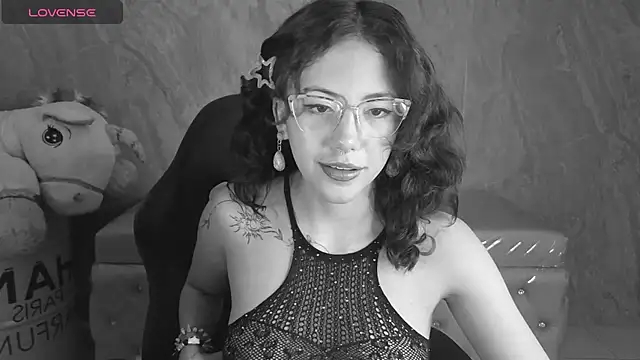 zoe ch  online show from July 8, 2026, 3:08 am