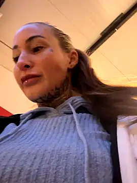 Black sweet Rose online show from January 8, 2026, 3:29 pm