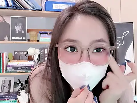 Snapshot of Lush-Office chatting on February 2, 2026, 2:43 am Lush-Office online show from February 2, 2026, 2:43 am