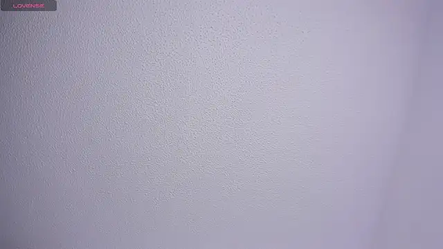 raven  white1 online show from February 18, 2025, 1:43 am