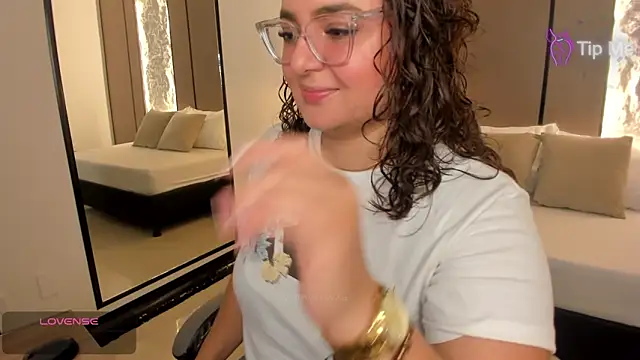 lilly ass  online show from May 27, 2026, 12:34 pm