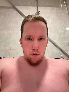 Snapshot of Sklavesucht2025 chatting on December 5, 2025, 12:43 am Sklavesucht2025 online show from December 5, 2025, 12:43 am