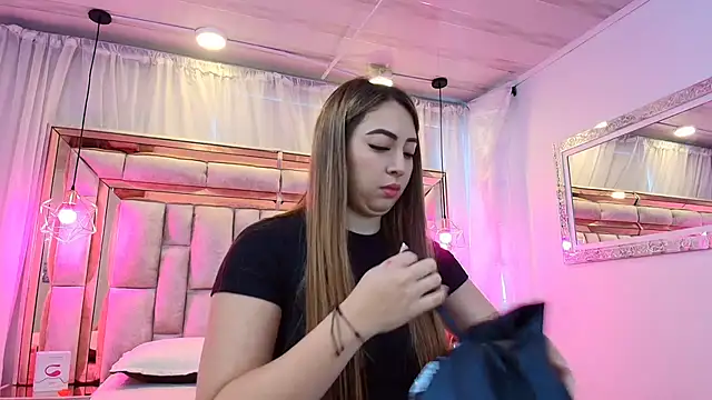 Snapshot of Katalina_Evans chatting on February 26, 2025, 12:27 pm Katalina Evans online show from February 26, 2025, 12:27 pm