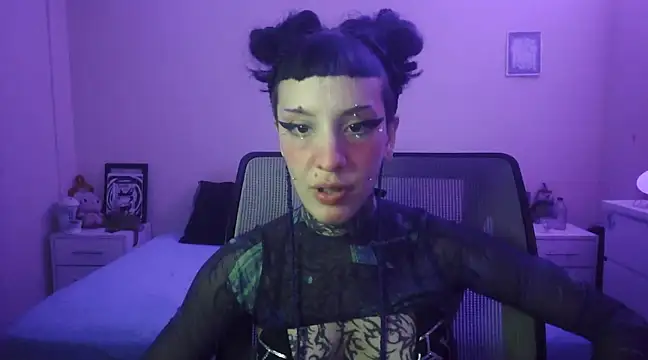 Snapshot of bad_doll_bb chatting on March 22, 2025, 12:28 am bad doll bb online show from March 22, 2025, 12:28 am