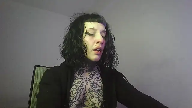 Snapshot of bad_doll_bb chatting on September 10, 2025, 4:11 am bad doll bb online show from September 10, 2025, 4:11 am