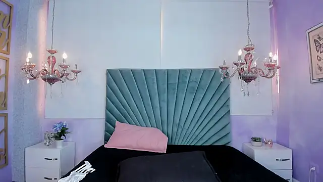 Aitana Hilton  online show from March 19, 2025, 2:46 pm