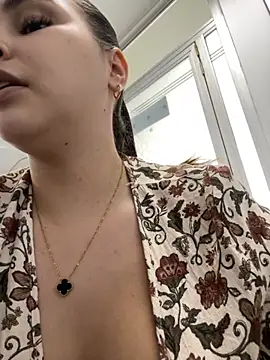 Aitana Hilton  online show from September 13, 2025, 3:23 pm