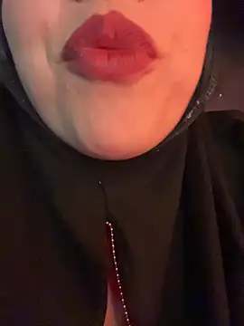 Snapshot of zahra_Jalid chatting on May 19, 2026, 9:44 pm zahra Jalid online show from May 19, 2026, 9:44 pm
