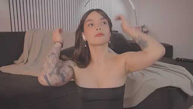 Bella Alita online show from April 7, 2026, 8:21 pm