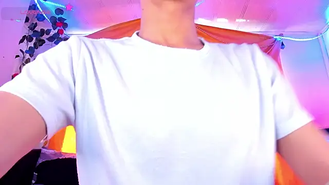 Snapshot of Ethan_Boyy chatting on December 15, 2025, 6:14 pm Ethan Boyy online show from December 15, 2025, 6:14 pm