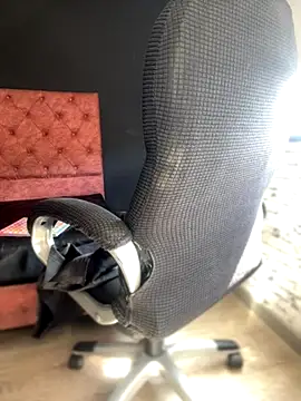 Miss  Melody online show from September 25, 2025, 2:12 pm