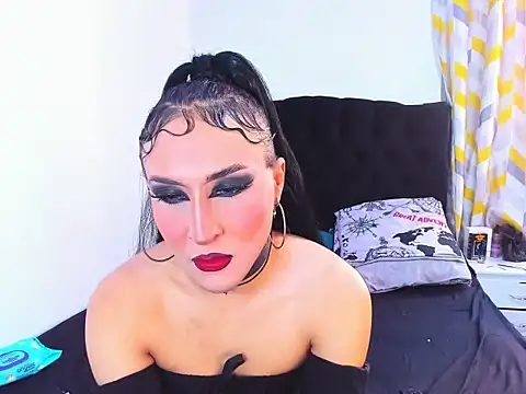 Snapshot of Georgina_Giio chatting on November 11, 2025, 12:00 pm Georgina Giio online show from November 11, 2025, 12:00 pm