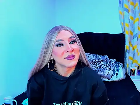 Snapshot of Georgina_Giio chatting on November 9, 2025, 1:53 am Georgina Giio online show from November 9, 2025, 1:53 am