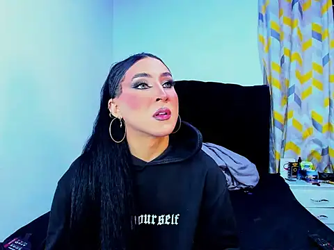 Snapshot of Georgina_Giio chatting on November 13, 2025, 8:29 am Georgina Giio online show from November 13, 2025, 8:29 am